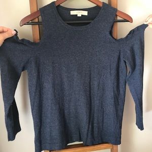 LOFT Cold shoulder top. Navy blue. Size M